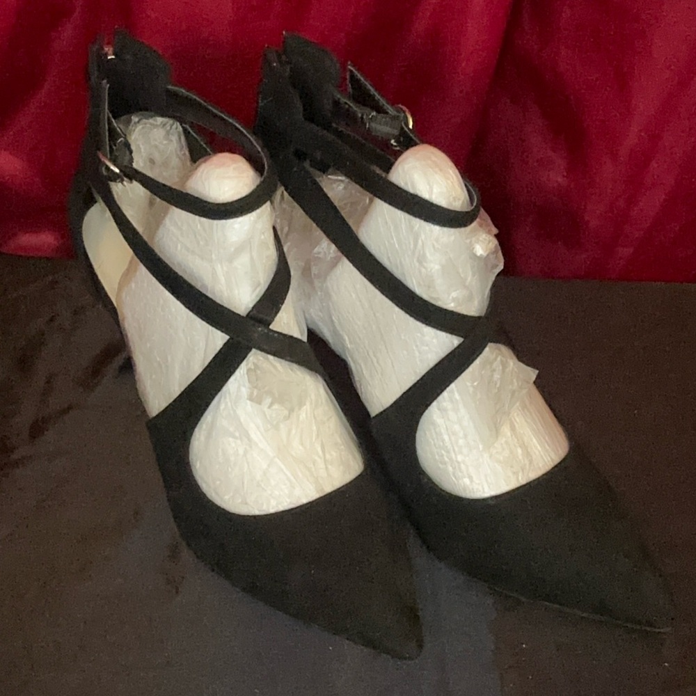 Nine West Women’s Strappy Buckle Heel